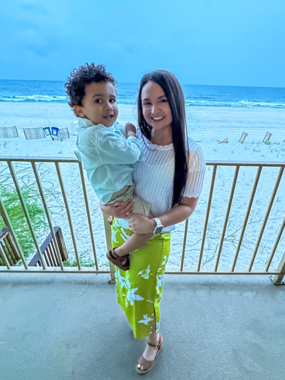 💚💚Size Small Calvin Klein Midi Skirt w Side Split💚💚